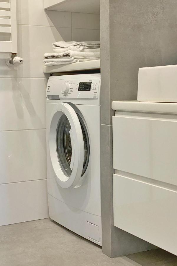 Capital Towers - Apartament Green Z Widokiem Na Rzeke Rzeszow Bagian luar foto