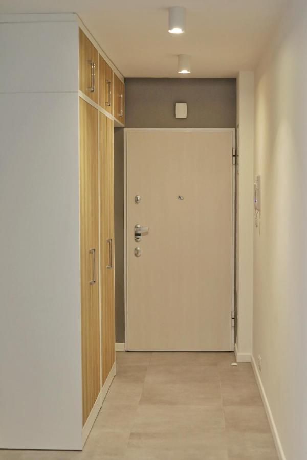 Capital Towers - Apartament Green Z Widokiem Na Rzeke Rzeszow Bagian luar foto