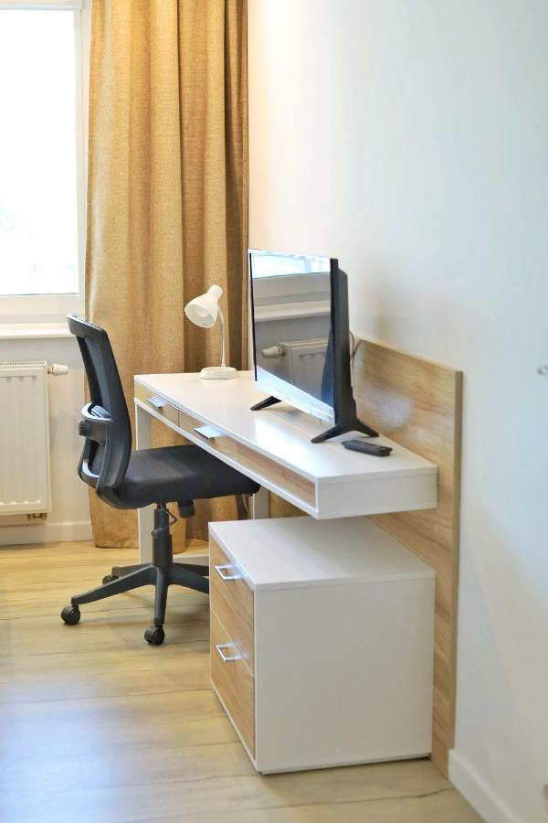 Capital Towers - Apartament Green Z Widokiem Na Rzeke Rzeszow Bagian luar foto
