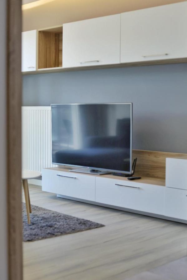 Capital Towers - Apartament Green Z Widokiem Na Rzeke Rzeszow Bagian luar foto